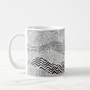 Caneca De Café Padrão ondulado preto e branco. Ornamento desenhad