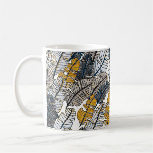 Caneca De Café Padrão sem costura com folhas tropicais desenhada
