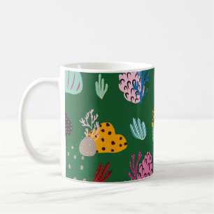 Caneca De Café Padrão sem costura com ramos de corais e plano do