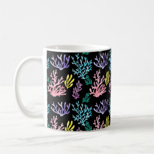 Caneca De Café Padrão sem costura de corais pintados com aquarel