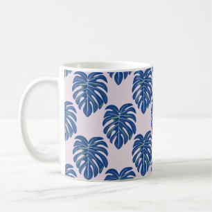 Caneca De Café Padrão tropical sem costura com folhas. Bonita