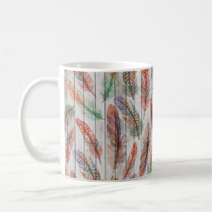 Caneca De Café padrão uniforme de modelo com penas coloridas. Fr