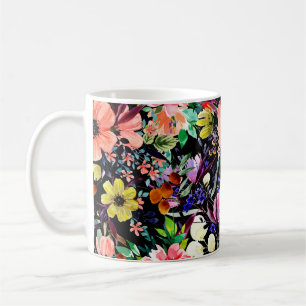 Caneca De Café Padrão uniforme floral de aquarelas. Diferentes b