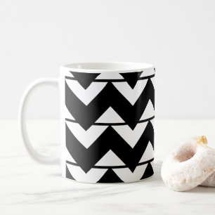Caneca De Café Padrão Zigzag de Stripe Chevron Preto e Branco