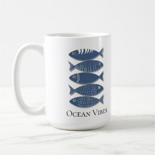 Caneca De Café Padrões de Peixe Azul Costeiro em Fundo bege