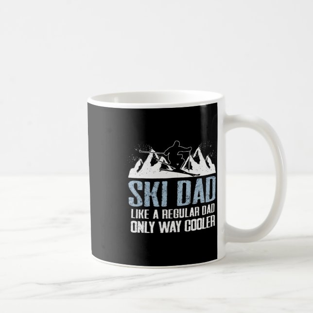 Caneca De Café Pai de Esqui Engraçado Skier Adventure Skiover Cot (Direita)