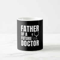 Pai Orgulhoso de um Futuro Médico Pai