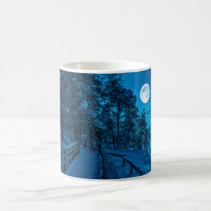 Caneca De Café Paisagem de inverno com floresta de pinheiros cobe