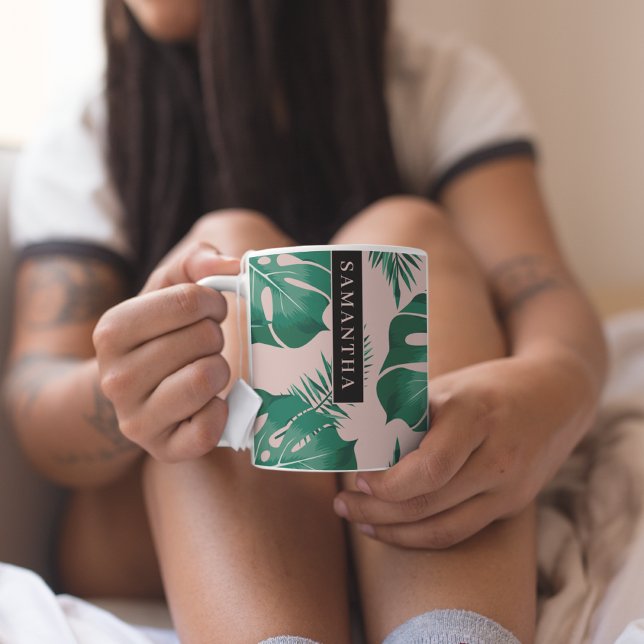 Caneca De Café Palma rosa tropical e verde deixa padrão e nome (Criador carregado)