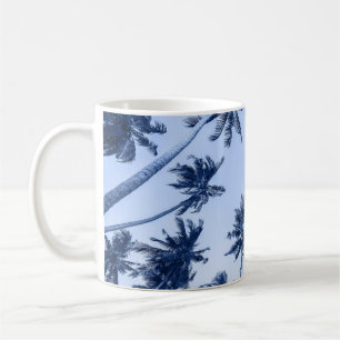 Caneca De Café Palmeiras, céu azul limpo.