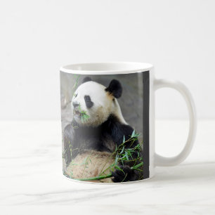 Caneca De Café Panda gigante comendo bambu