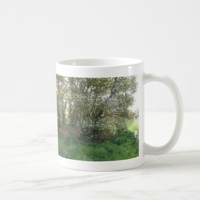 Caneca De Café Panorâmica Raisin Tree Blossoms com cão Mug (Direita)