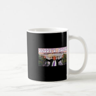 Caneca De Café Papai engraçado em casa Trump 2024 Fica com Trump 