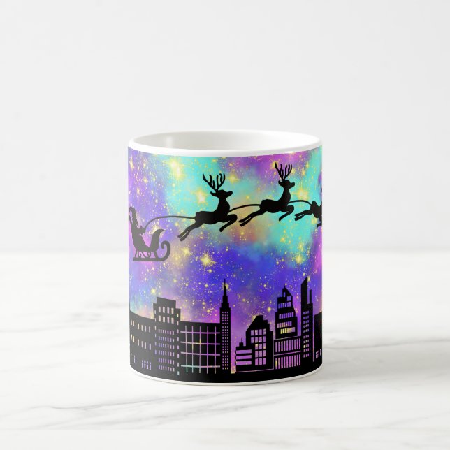Caneca De Café Papais noeis Sleigh e Reindeer sobrevoando uma cid (Centro)