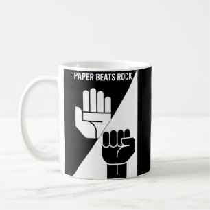 Caneca De Café Papel Derrota Pedra – Arte Minimalista Preto e Bra