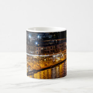 Caneca De Café Paphos marcenos à noite, vista de drones
