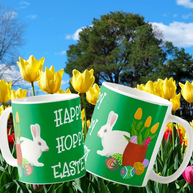 Caneca De Café Páscoa de Hoppy Feliz e Coelho Branco (So cute for Easter! White bunny, yellow tulips and fancy Easter Eggs!)