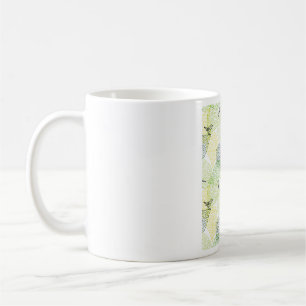Caneca De Café passarinhos em folhas verdes padrão da natureza