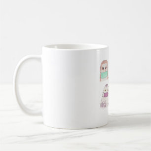Caneca De Café Pássaros em máscaras faciais. Pássaros de 2020