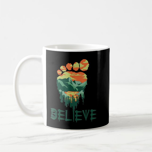 Caneca De Café Pé-Grande-Asquatch-Pé Yeti Acredita Em Acampamento (Esquerda)