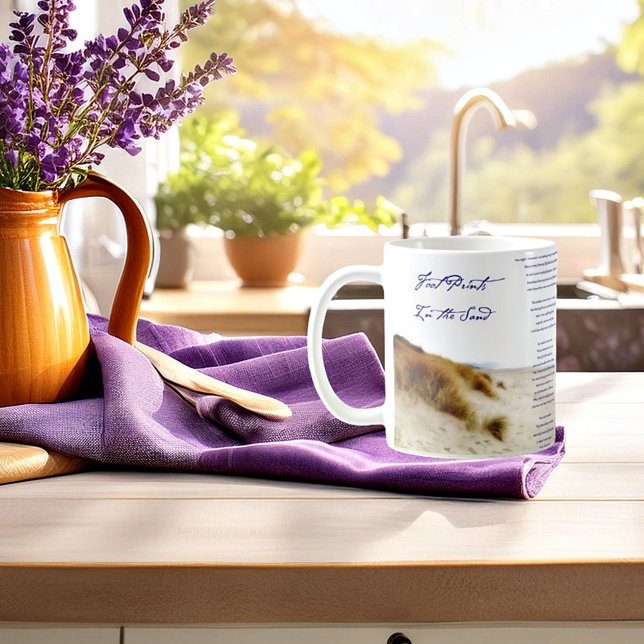 Caneca De Café pegadas na areia (Criador carregado)