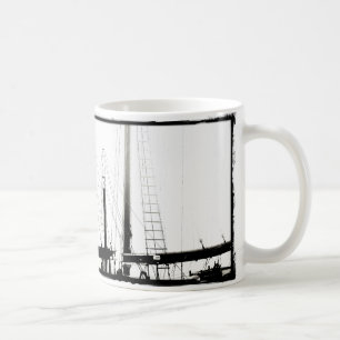 Caneca De Café Peitos de abstrato em Maine Black and White