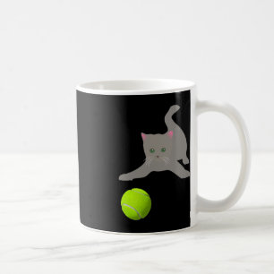 Caneca De Café Pequena Gatinha Brincando Com Um Gato De Tênis