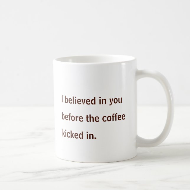 Caneca De Café Personagem Confiante do Grão de Café (Direita)