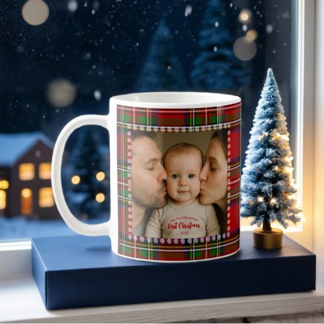 Caneca De Café Personalized First Christmas Photo Tartan (Criador carregado)