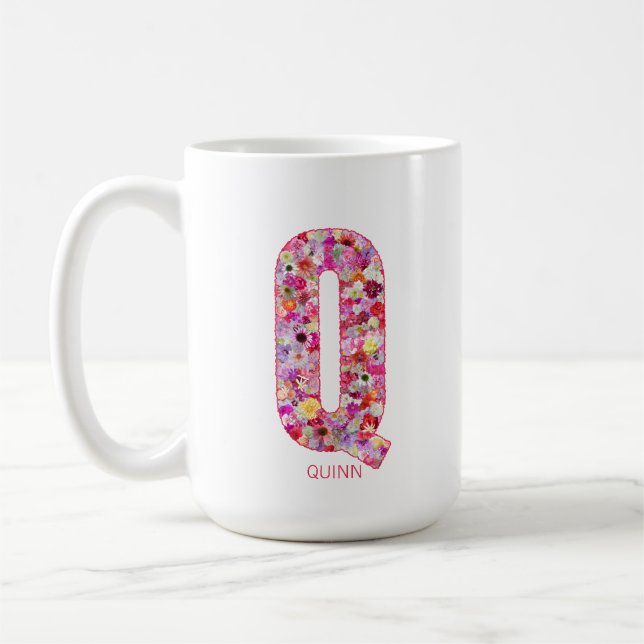 Caneca De Café Personalized Initial | Floral Letter Q Monogram  (Esquerda)