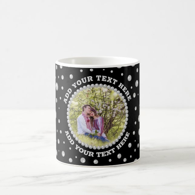 Caneca De Café Personalized Photo with Pearls Circle on Black (Centro)
