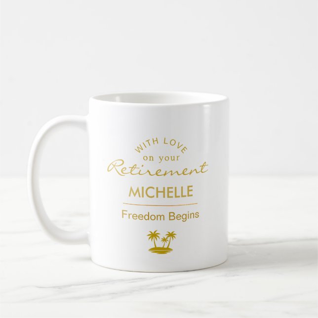 Caneca De Café Personalized Retirement Freedom Begins (Esquerda)