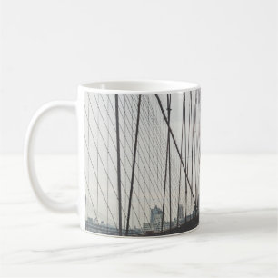 CANECA DE CAFÉ PESSOA CORRENDO NA PONTE