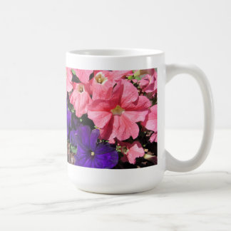 Caneca De Café Petúnias Rosa e Roxo