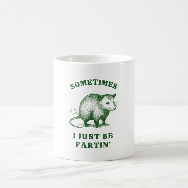 Caneca De Café Piada de Flatulência de Gambá – Às vezes Eu Só Est (Centro)