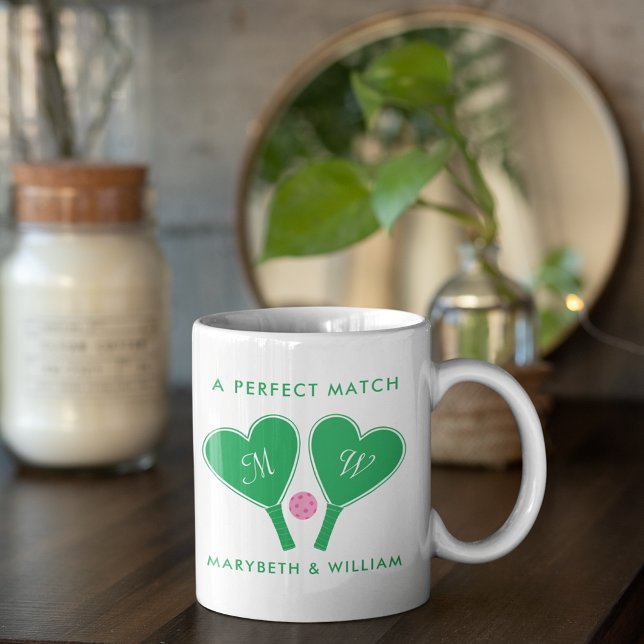 Caneca De Café Pickleball de Casamento Verde e Rosa Elegante (Criador carregado)