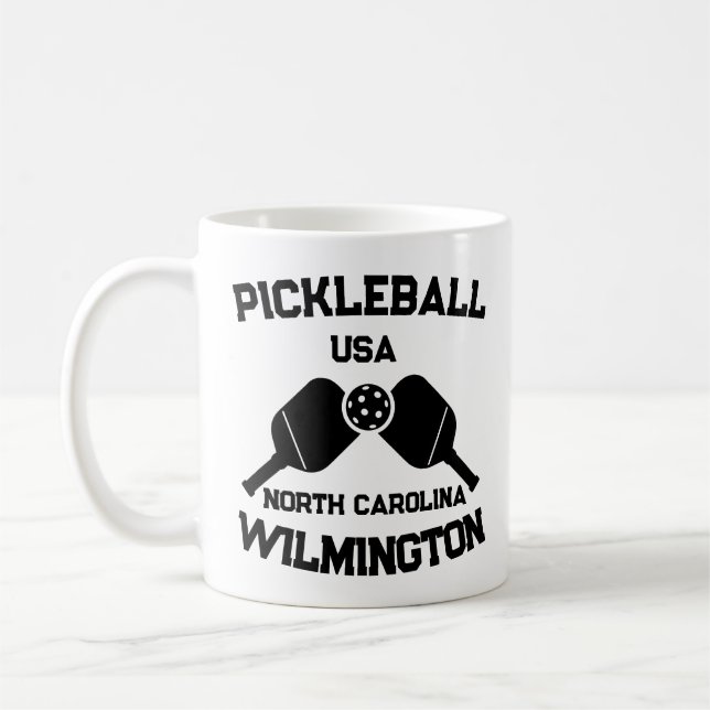 Caneca De Café Pickleball Paddle & Ball Wilmington NC EUA Persona (Esquerda)