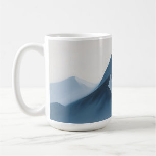 Caneca De Café Picos de montanhas azuis enevoados