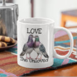 Caneca De Café Pigeon ama as aves selvagens urbanas não amadas<br><div class="desc">Este design pode ser personalizado escolhendo a opção Editar Design. Você também pode transferir para outros itens. Entre em contato comigo em colorflowcreations@gmail.com ou use a opção de bate-papo no topo da página se você quiser ter este design em outro produto ou precisar de assistência com este design. Veja mais...</div>