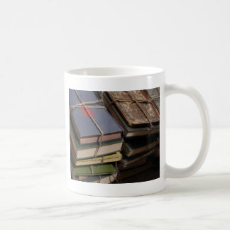 Caneca De Café Pilha de livro velho