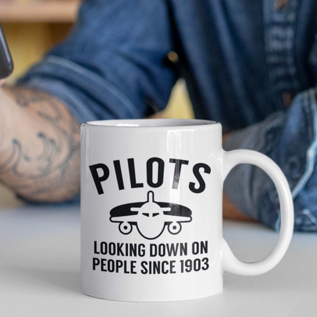 Caneca De Café Pilotos (Pilots. Looking Down On People Since 1903. Mug)