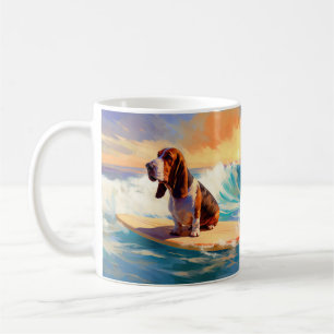Caneca De Café Pintura de Basset Hound Surfando na Praia