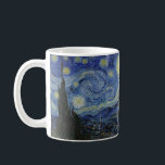 Caneca De Café Pintura de Starry Night Vincent van Gogh<br><div class="desc">Este lindo design de arte mostra o famoso quadro do pintor poste-impressionista holandês Vincent van Gogh, "A Noite Estrelada". Pintado durante sua estadia no asilo Remy Santo na década de 1880, Van Gogh retratou as colinas rolantes e árvores ciprestes que viu de sua janela. Ele também adicionou a vila, que...</div>