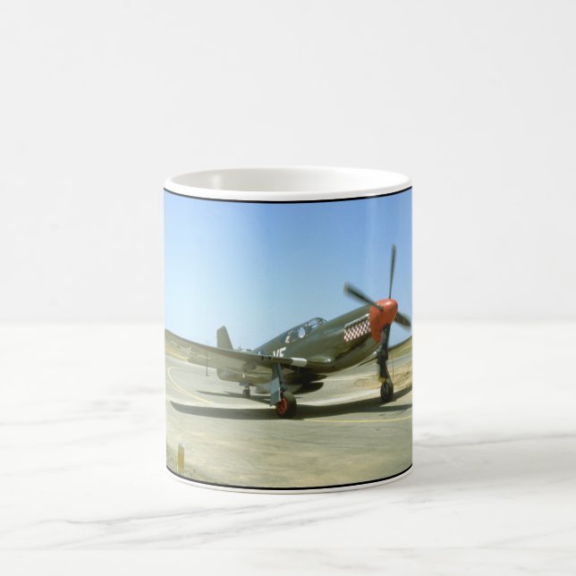 Caneca De Café Planos verdes de Taxiing_WWII do mustang P51 (Centro)