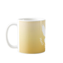 Pomba da Paz em Voo Branco sobre Dourado Simplesme