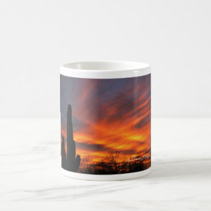 Caneca De Café Por do sol deArdência com nuvens & o sahuaro