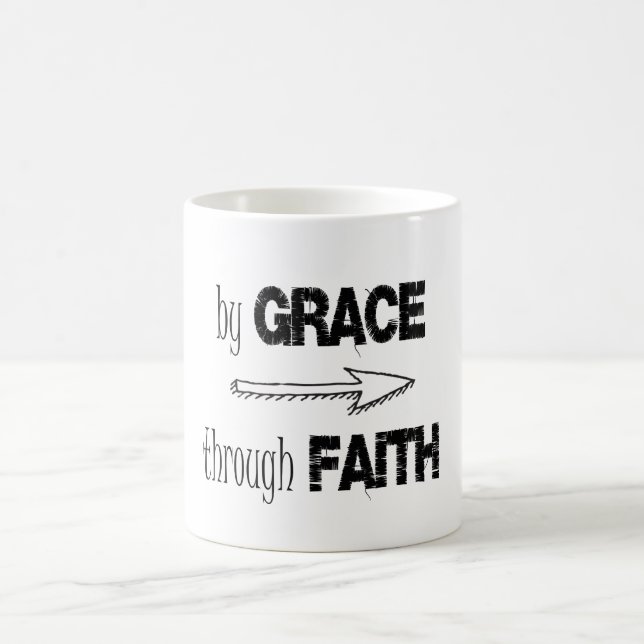 Caneca De Café Por Grace Através da Faith Bíblia Verse (Centro)