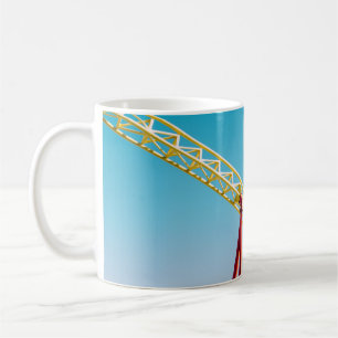 Caneca De Café Porta copos de rolo amarelo e vermelho sob o céu