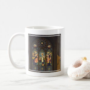Caneca De Café poster De 1923 De Uma Igreja Com Uma Janela De Vid