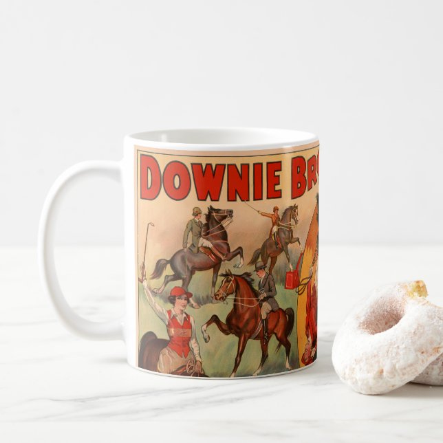 Caneca De Café Poster de Circo Mostrando Muitos Cavalos Fazendo P (Com Donut)
